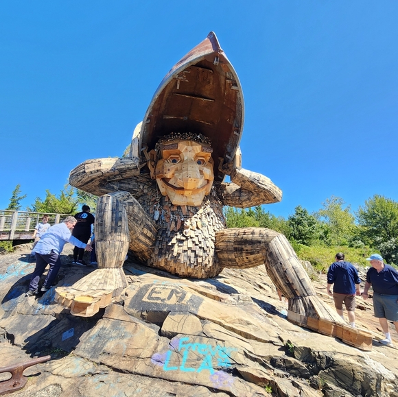 Meet your Posher, Kevin - Picture 1 of 1